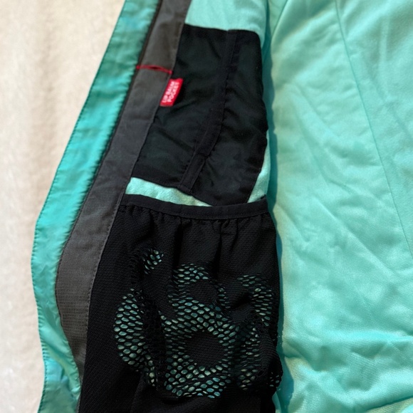 Women's 686 GLCR Hydra Insulated Snow Waterproof Jacket with Hoodie - Picture 8 of 11